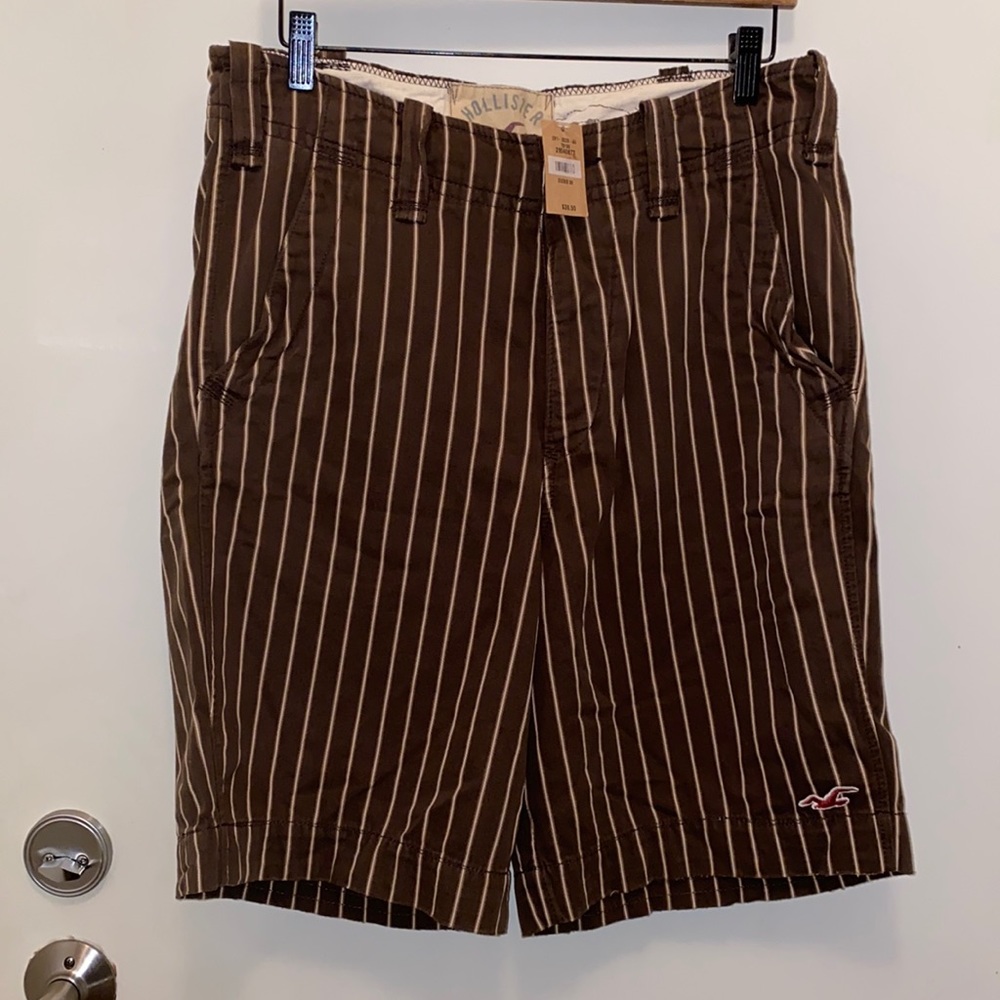 Mens Hollister flat front shorts